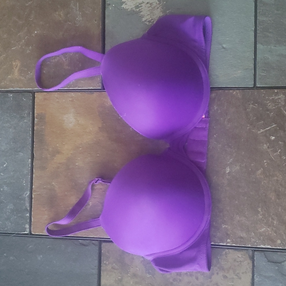 VS Pink bra